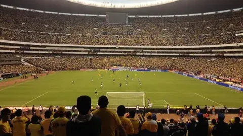 “天等县中小生游泳技能大赛，提升学生水上自救能力”