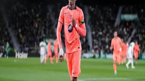 德托马斯助力西班牙人2-1逆袭皇马，本泽马进球难阻球队败北